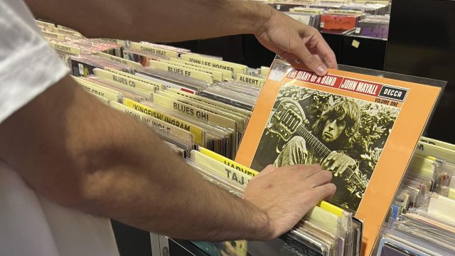 Gen Z is driving the resurgence of vinyl in Aotearoa New Zealand