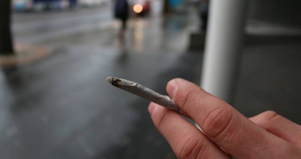 No smoking: Public respond to possible smoking ban in Auckland