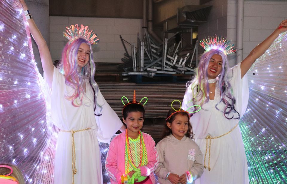 Hundreds of kids and parents glow up for charity in Eden Park