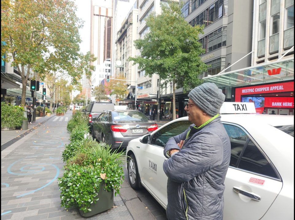 Independent taxi drivers demand taxi stands and regulation change